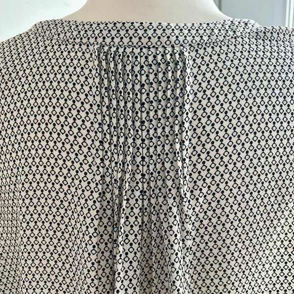 NYDJ Ivory & Black Recycled-Poly Geometric Pintuck Blouse Oversized Fit – US L - Picture 9 of 12